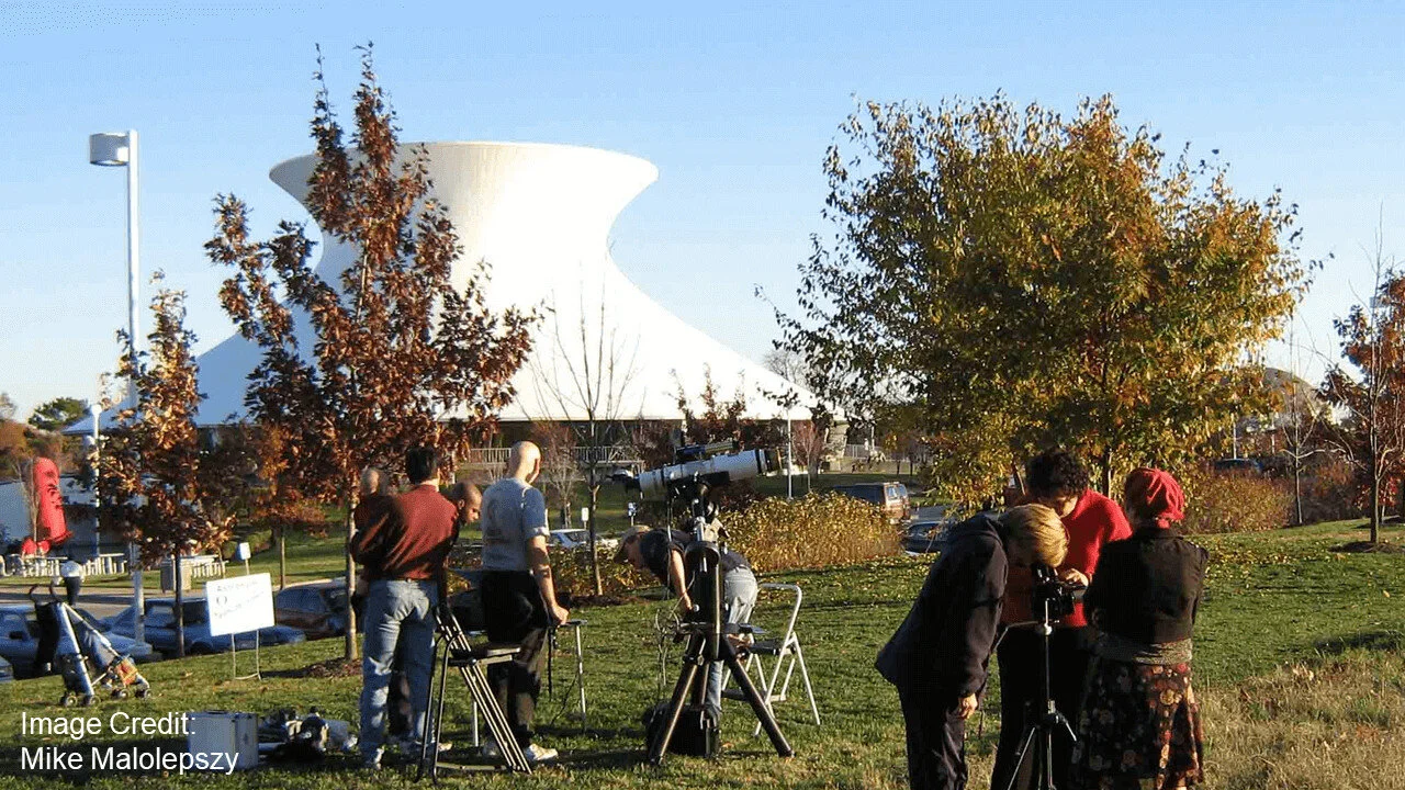 PLANETARIUM: Solar Sunday Telescope Viewing (FREE)